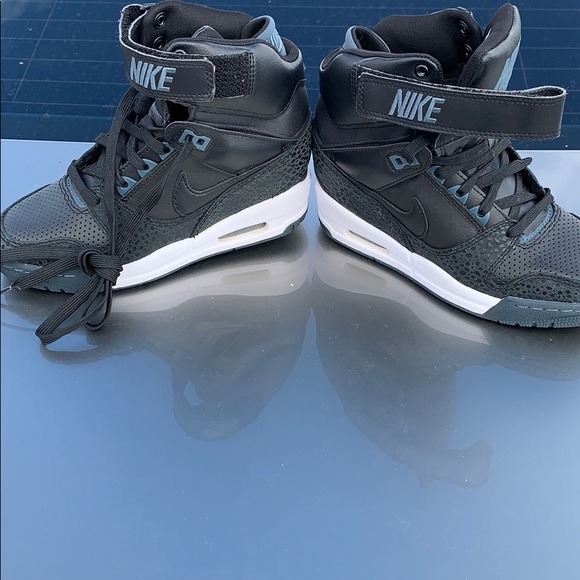 nike revolution 2013